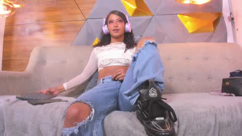 Camila and Megan online show from 28, 12, 2024