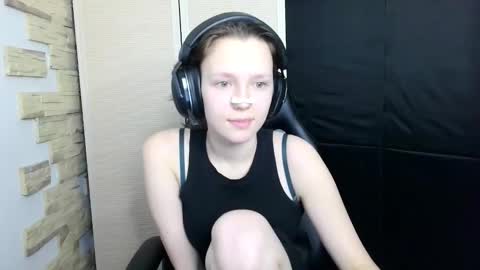 Snapshot of diana_back3 chatting on 16, 11, 2025 diana_back3 online show from 16, 11, 2025