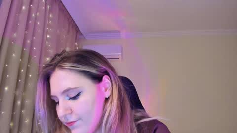 Snapshot of diana_floweri chatting on 12, 1, 2025 Diana online show from 12, 1, 2025