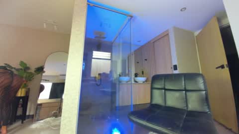 dianac1998 online show from 7, 4, 2026