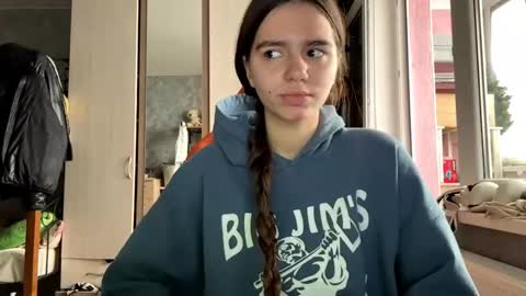 Leila online show from 2, 12, 2025