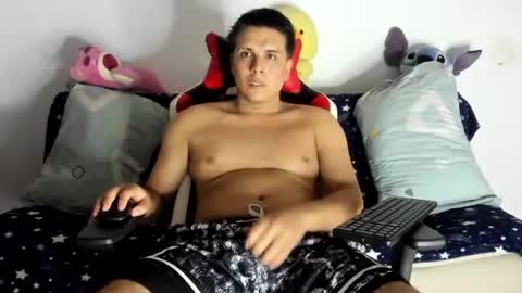 Snapshot of diegodelgado200521 chatting on 18, 6, 2026 alexerdiego online show from 18, 6, 2026