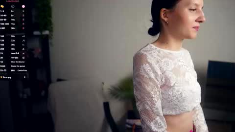 Elwyna online show from 11, 11, 2025