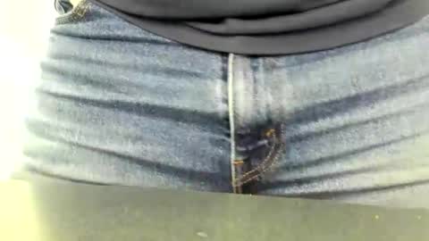 Snapshot of dieselau chatting on 14, 11, 2025 Diesel online show from 14, 11, 2025