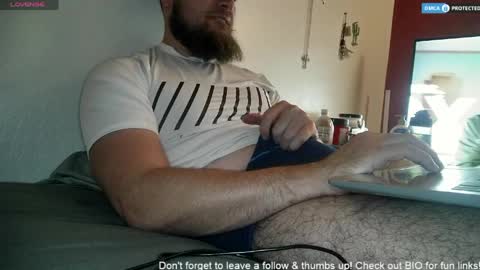 Snapshot of dikdowndaddy chatting on 22, 4, 2026 Daddy online show from 22, 4, 2026