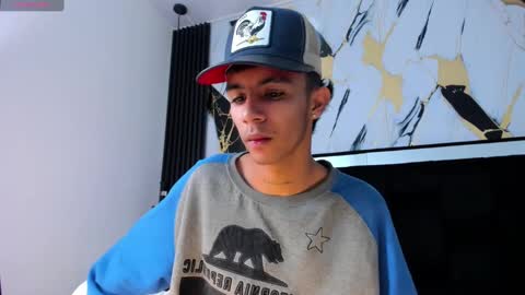 dikey_18 online show from 6, 2, 2025