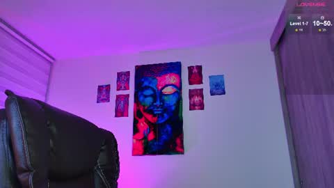 Julian Independent Model online show from 17, 6, 2026