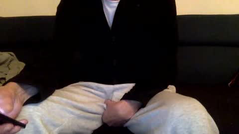 dinnerout1111 online show from 7, 1, 2025