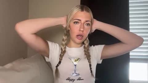 Snapshot of diordelilah chatting on 2, 3, 2026 diordelilah online show from 2, 3, 2026