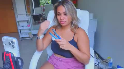 diosadeluniverso_ online show from 13, 4, 2026