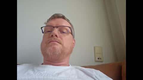 Snapshot of dirkkie1975 chatting on 22, 2, 2026 dirkkie1975 online show from 22, 2, 2026
