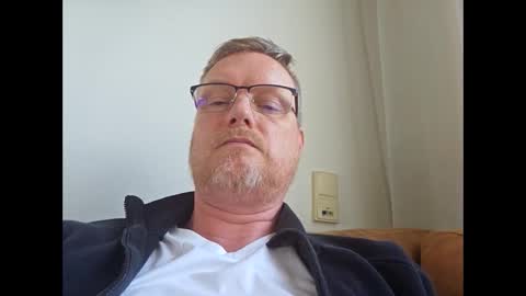 Snapshot of dirkkie1975 chatting on 28, 3, 2026 dirkkie1975 online show from 28, 3, 2026