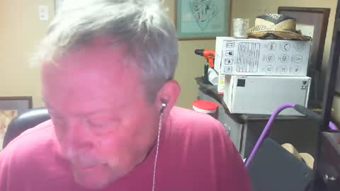 DirtkPitt Fun guy working online show from 12, 12, 2024