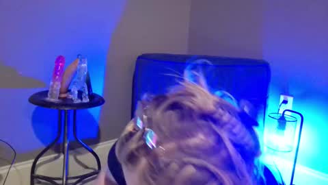 Daisy Wylde online show from 4, 3, 2025