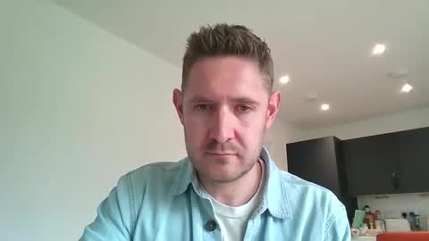 Snapshot of dirtylondon729 chatting on 15, 4, 2026 Exhibitionist Ben online show from 15, 4, 2026