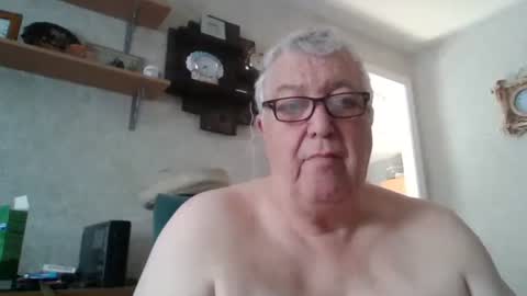 Snapshot of dirtyoldscot1960 chatting on 20, 6, 2026 Fergus online show from 20, 6, 2026