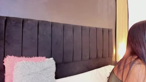 Soffie - Valentina - Yuya  Astro online show from 2, 4, 2026