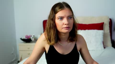 Snapshot of dirtystudentgirl chatting on 9, 6, 2026 Chloe online show from 9, 6, 2026