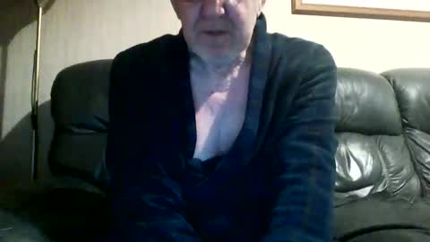 Snapshot of discovery63 chatting on 5, 2, 2025 discovery63 online show from 5, 2, 2025