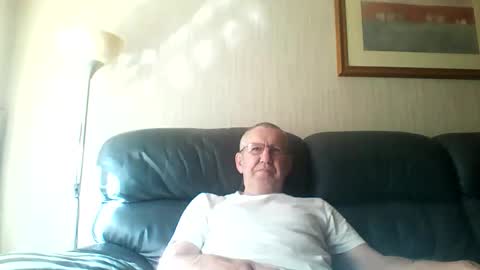 Snapshot of discovery63 chatting on 9, 9, 2025 discovery63 online show from 9, 9, 2025