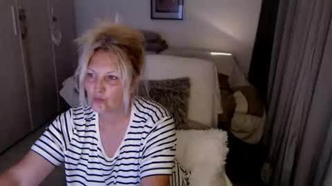 Snapshot of divineblond chatting on 12, 6, 2026 Alexxa online show from 12, 6, 2026
