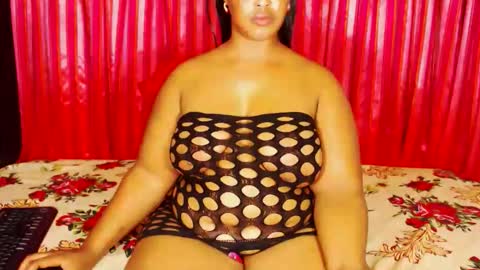 Snapshot of divinebooty93 chatting on 26, 2, 2026 divinebooty93 online show from 26, 2, 2026