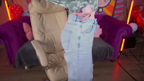 DivineJasss online show from 4, 3, 2025