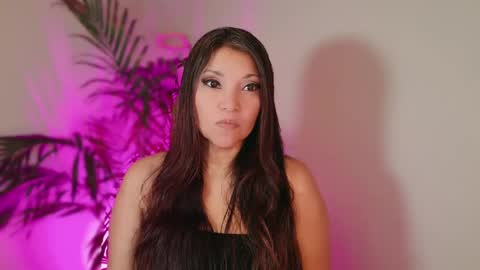 DivineLynn online show from 25, 5, 2026