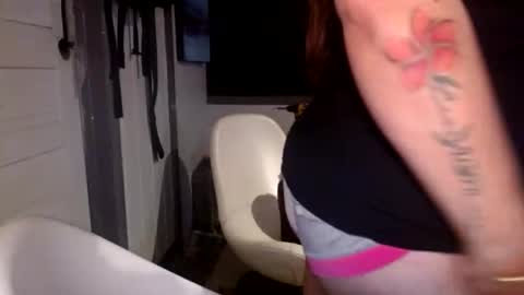Snapshot of dix_yadown chatting on 2, 6, 2026 dix_yadown online show from 2, 6, 2026
