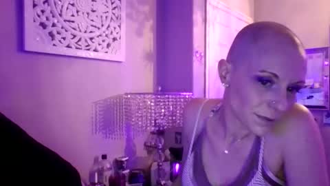 Snapshot of dixieglam chatting on 26, 11, 2025 dixieglam online show from 26, 11, 2025