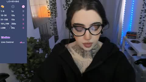 dixipixi_ online show from 6, 6, 2026
