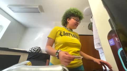 Snapshot of dizzinsweatyy chatting on 24, 2, 2025 dizzinsweatyy online show from 24, 2, 2025