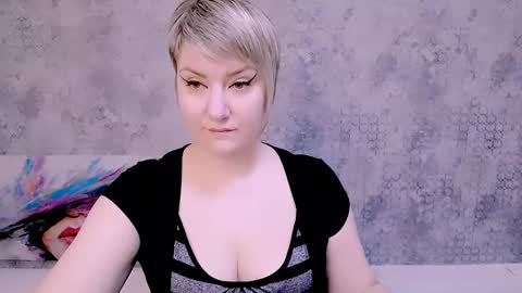 Snapshot of djullia chatting on 2, 3, 2025 djullia online show from 2, 3, 2025