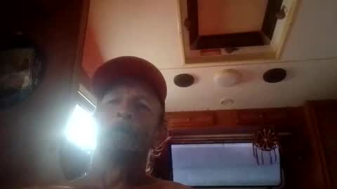 Snapshot of dl75doy chatting on 8, 10, 2025 dl75doy online show from 8, 10, 2025