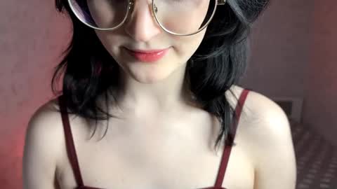 Snapshot of dodiebabikian chatting on 7, 5, 2026 Annie PVT IS OPEN online show from 7, 5, 2026