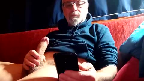 Snapshot of doghouseblue chatting on 10, 12, 2024 doghouseblue online show from 10, 12, 2024