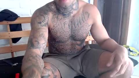 Snapshot of dogtattoo77 chatting on 15, 10, 2025 dogtattoo77 online show from 15, 10, 2025