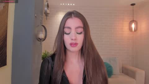 Dolcie  online show from 7, 2, 2025