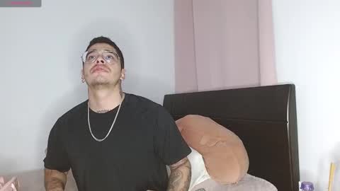 Auro and Santiago online show from 11, 1, 2025