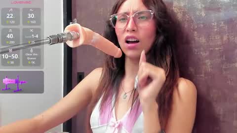 Bella  online show from 8, 3, 2025