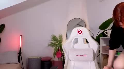 Your doll Lesli online show from 5, 10, 2025