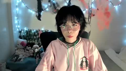 Snapshot of dolliette chatting on 12, 10, 2025 mina online show from 12, 10, 2025