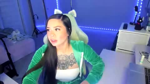 DOLLLFACE online show from 20, 11, 2025