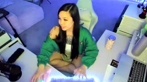 DOLLLFACE online show from 1, 2, 2026