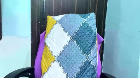 dollmeenu online show from 24, 4, 2026