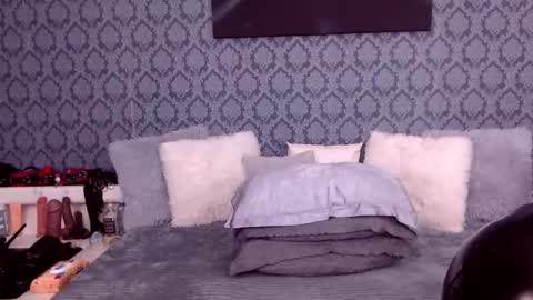 Dolly online show from 5, 3, 2025