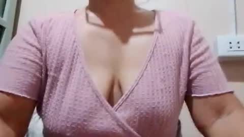 Snapshot of dolly926661 chatting on 27, 6, 2026 dolly926661 online show from 27, 6, 2026