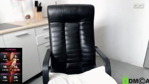 Snapshot of dolly_sun chatting on 8, 7, 2026 ILONA online show from 8, 7, 2026