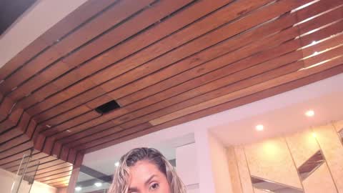 Snapshot of dolly_walker chatting on 22, 12, 2024 dolly walker online show from 22, 12, 2024