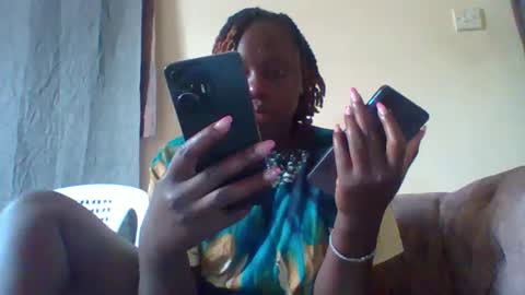 Snapshot of dollyvee chatting on 20, 11, 2025 dollyvee online show from 20, 11, 2025